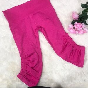 {Lululemon} In The Flow Crop Hot neon pink